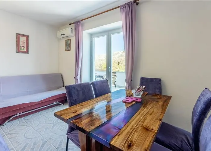 Apartment Katy&mladen 1 *